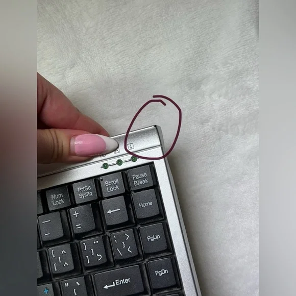 Softtouch USB Mini Multimedia Keyboard - Picture 11 of 13